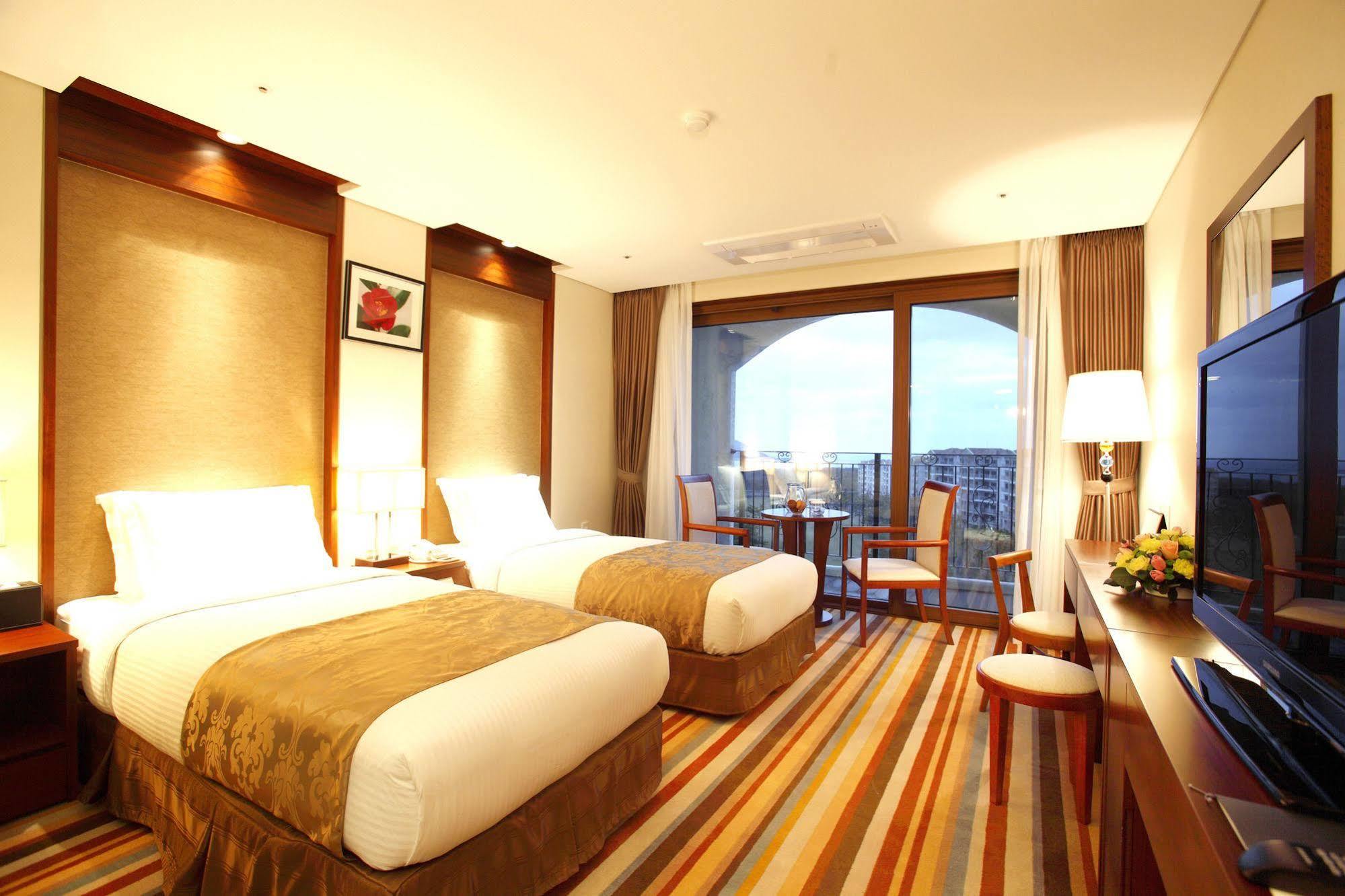 Raon Hotel & Resort Jeju Exteriör bild