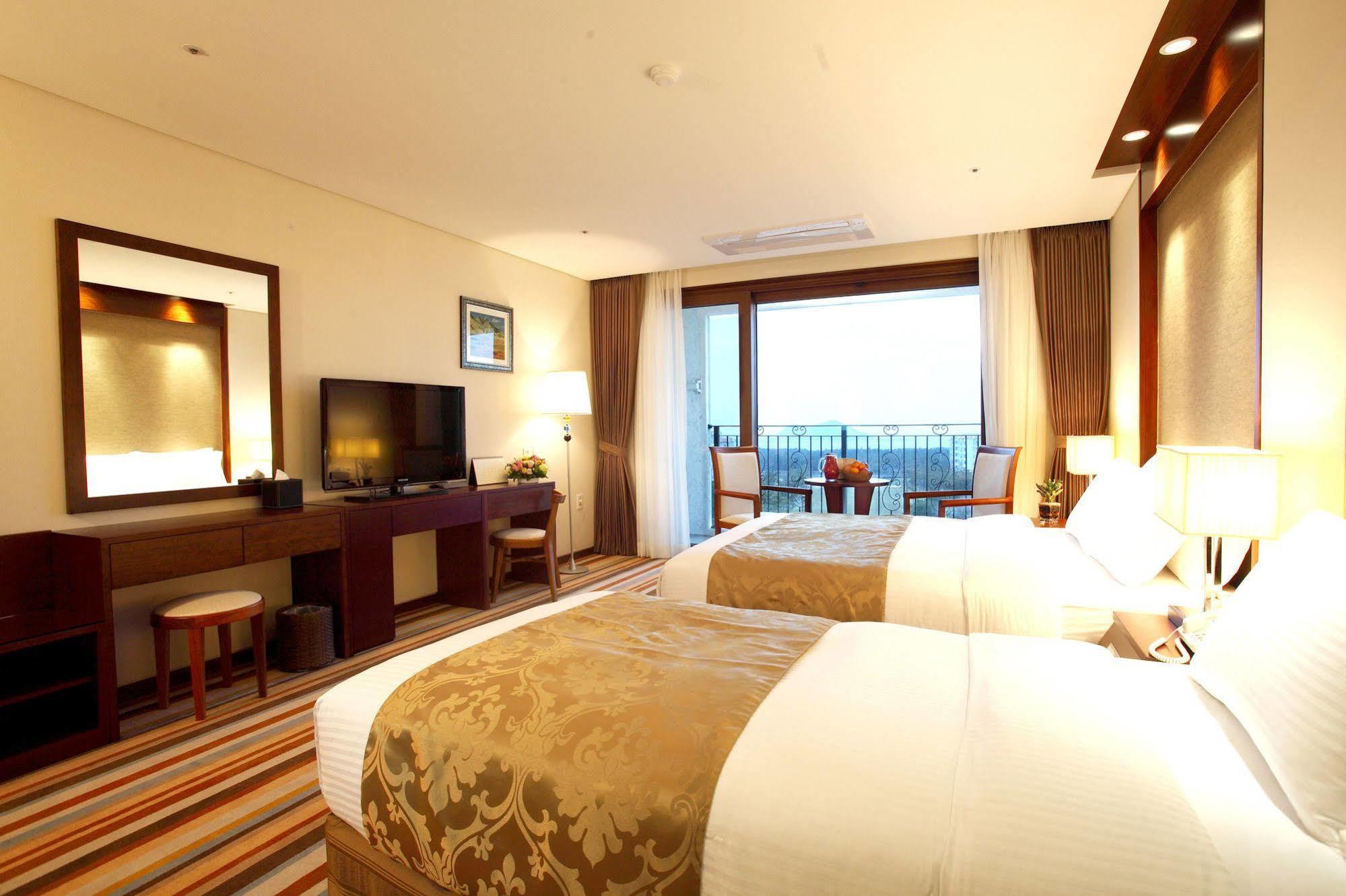 Raon Hotel & Resort Jeju Exteriör bild